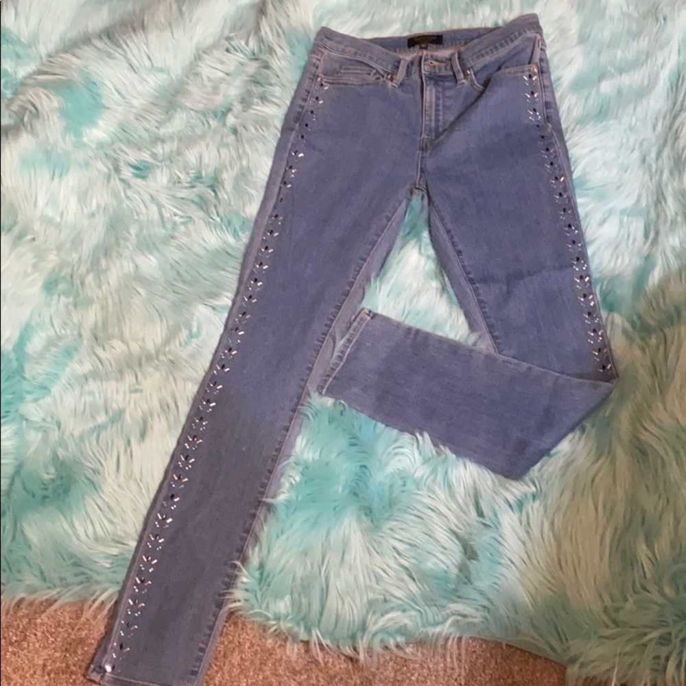 Never worn jeans super cute